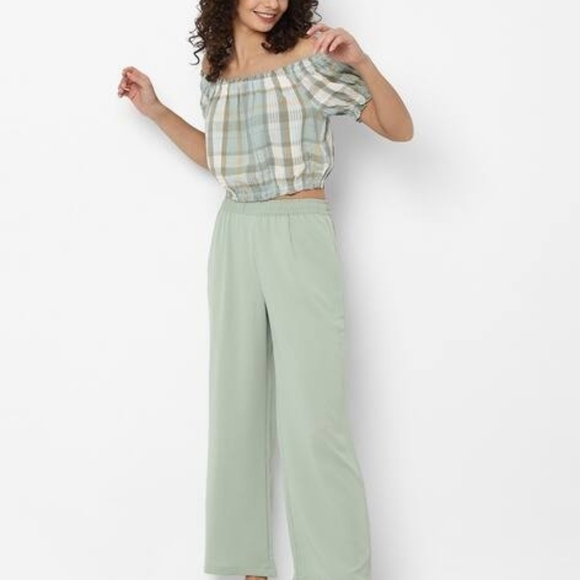 AMERICAN EAGLE Plaid Off-Shoulder  - Green and Beige - Size Small - Picture 3 of 4